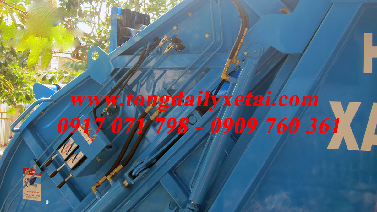 xe-chuyen-dung-xe-ep-rac-ercis-034-CT5