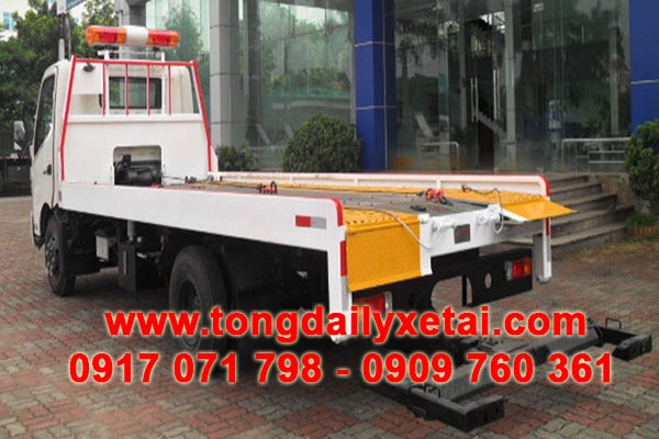 XE TAI HINO XZU720 CUU HO GIAO THONG SAN TRUOT KEO XE CHO XE (2)
