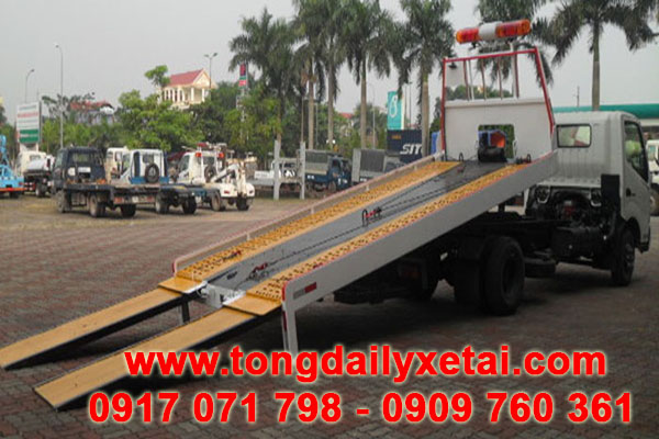 XE TAI HINO XZU720 CUU HO GIAO THONG SAN TRUOT KEO XE CHO XE