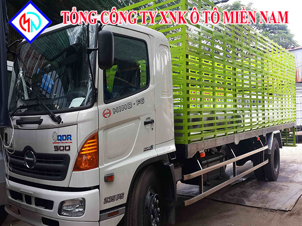 Xe Tải Hino Chở Gia Cầm