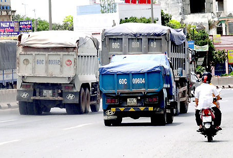Xe Tải Hino Ben 4.5 Tấn 
