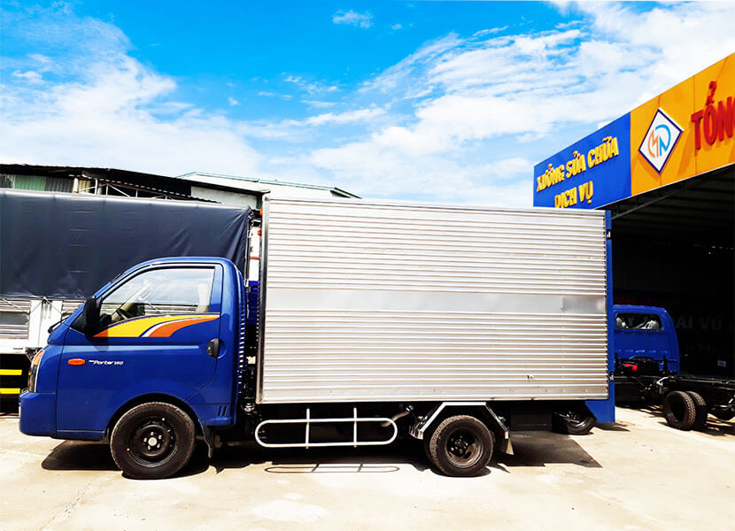 giá xe tải 2 tấn thùng kín