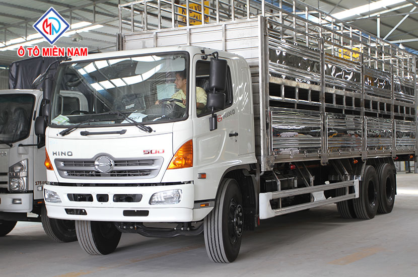 xe tải Hino 3 chân