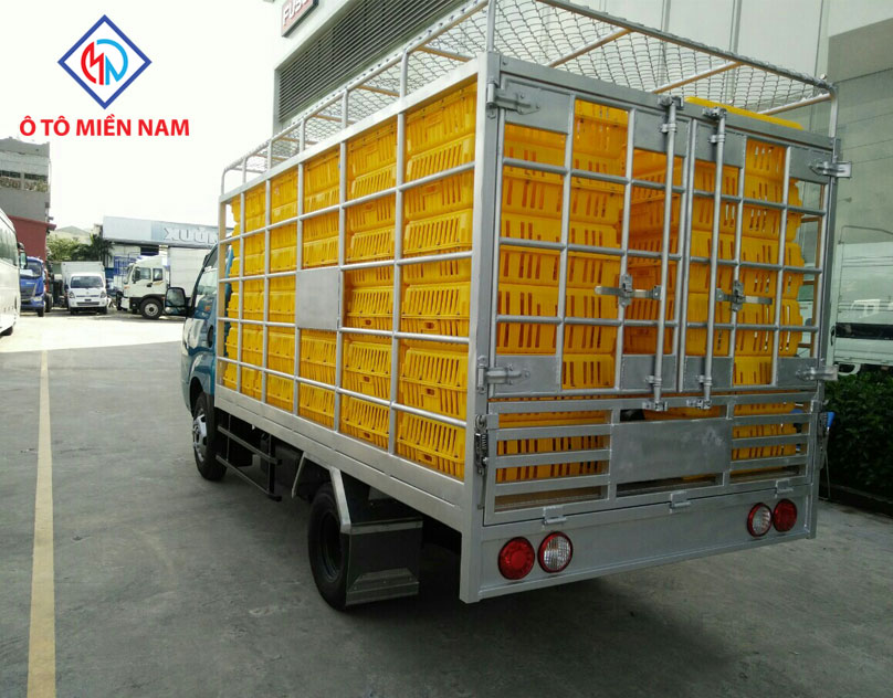 xe tải chở gia súc
