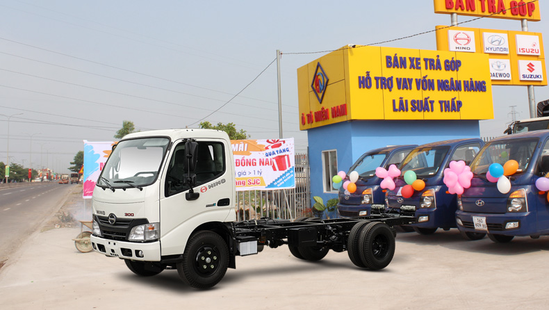 dòng xe tải Hino gắn cẩu