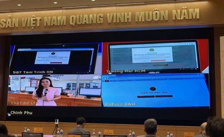 Công Dân Đầu Tiên Đăng Ký Ôtô Qua Mạng, Nhận Luôn Biển Số Xe